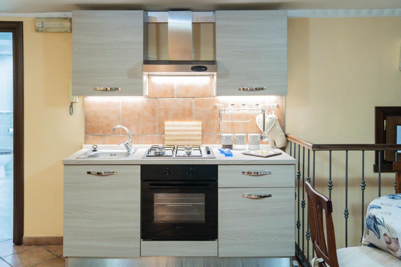 Domus Ugo Apartment Napoli Bagian luar foto
