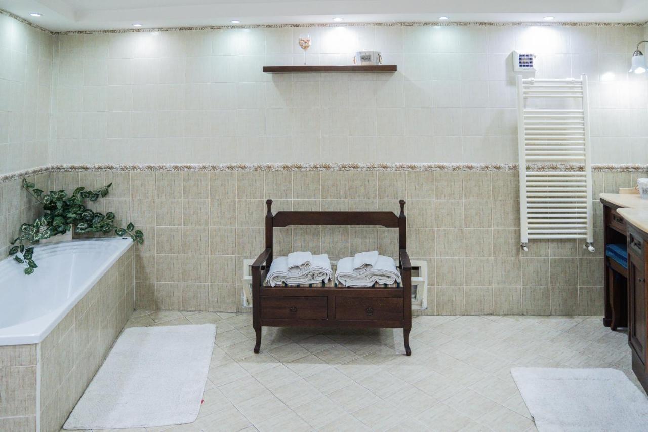 Domus Ugo Apartment Napoli Bagian luar foto