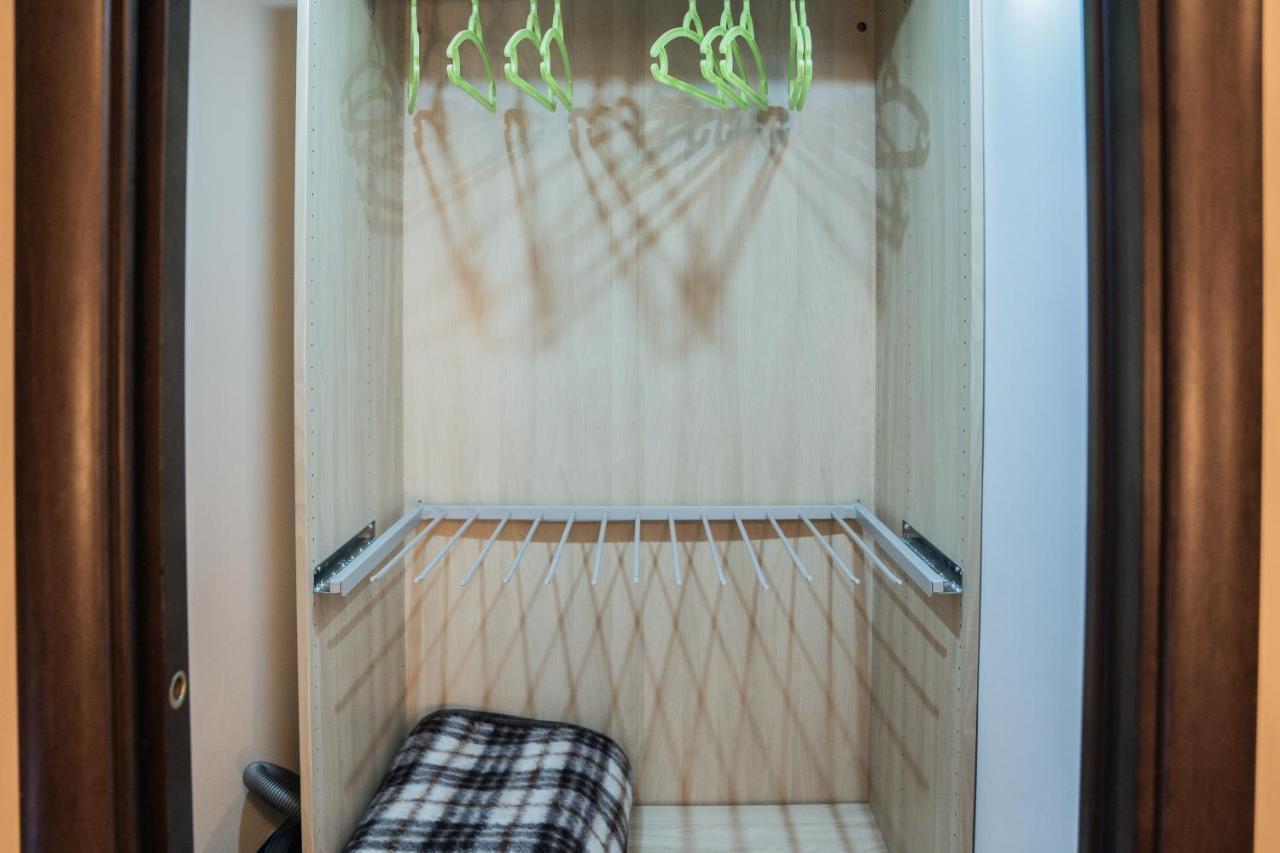 Domus Ugo Apartment Napoli Bagian luar foto