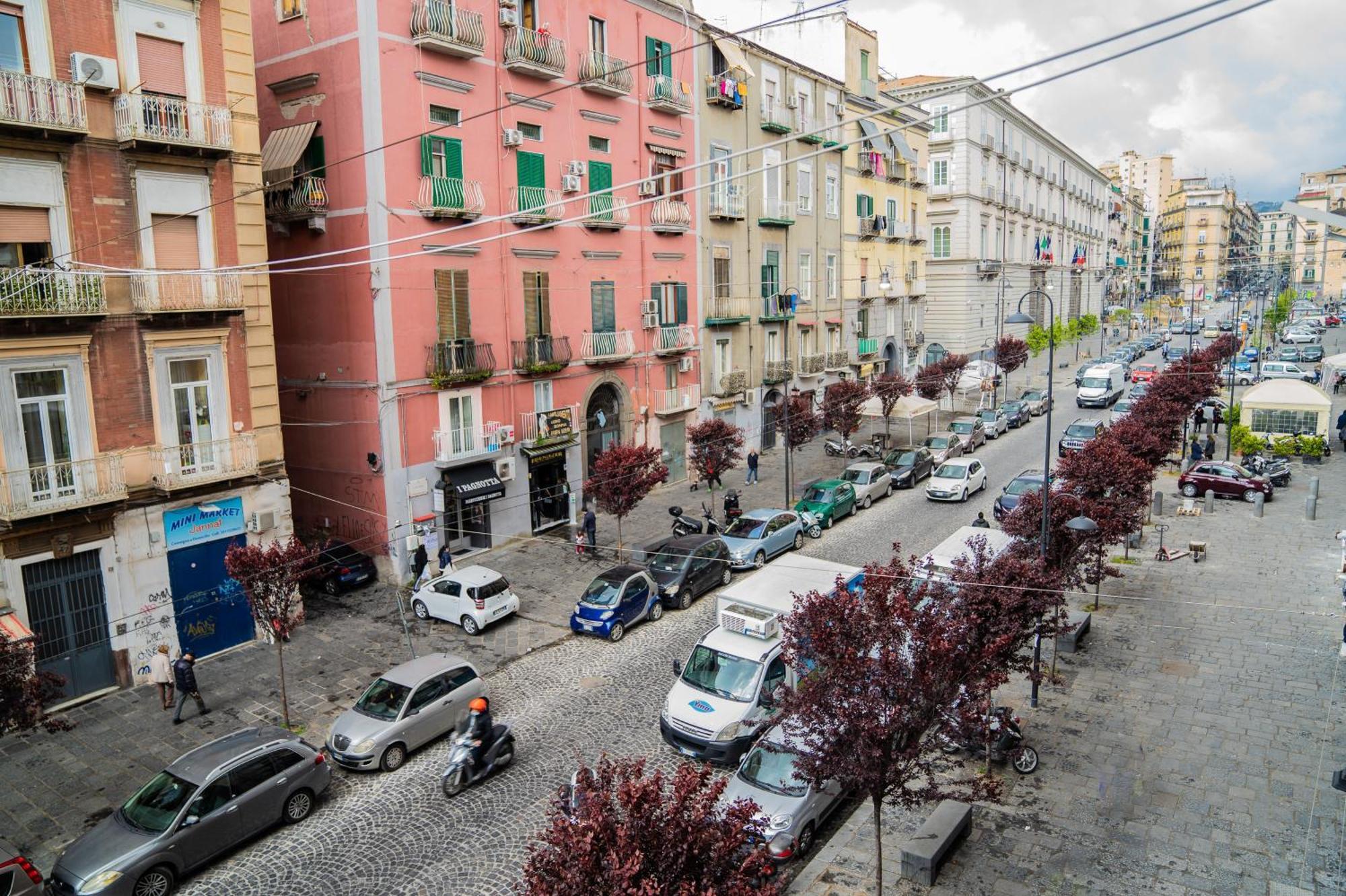 Domus Ugo Apartment Napoli Bagian luar foto