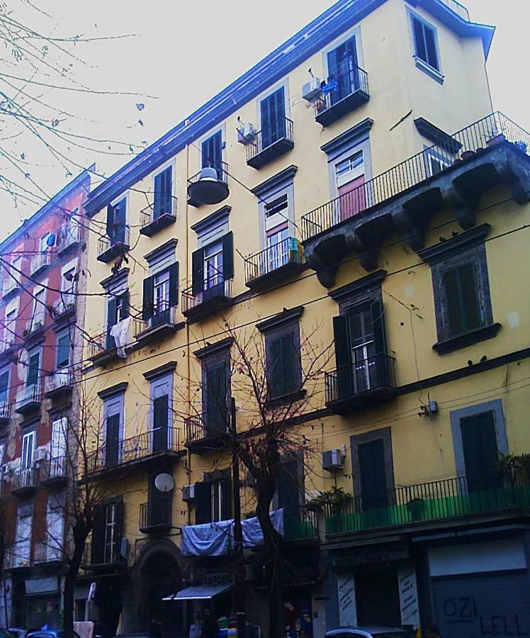 Domus Ugo Apartment Napoli Bagian luar foto